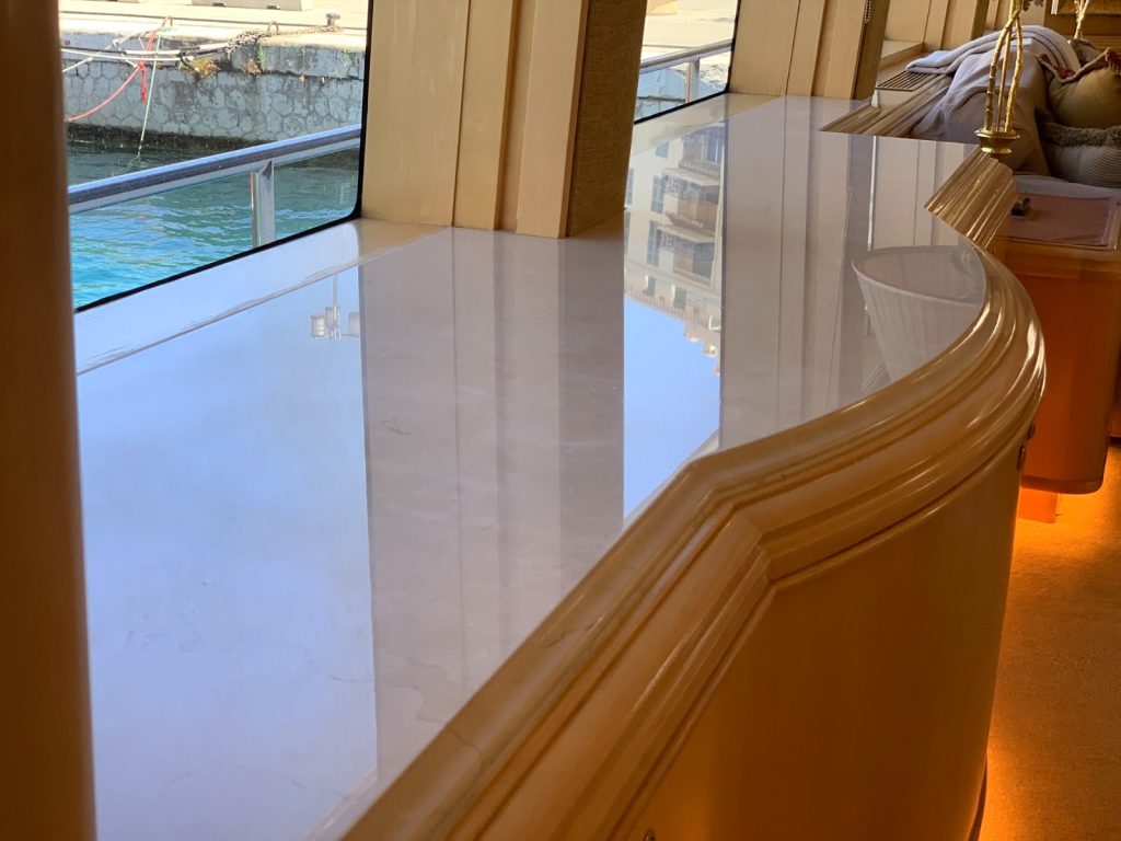 polissage de marbres sur le yachts 06