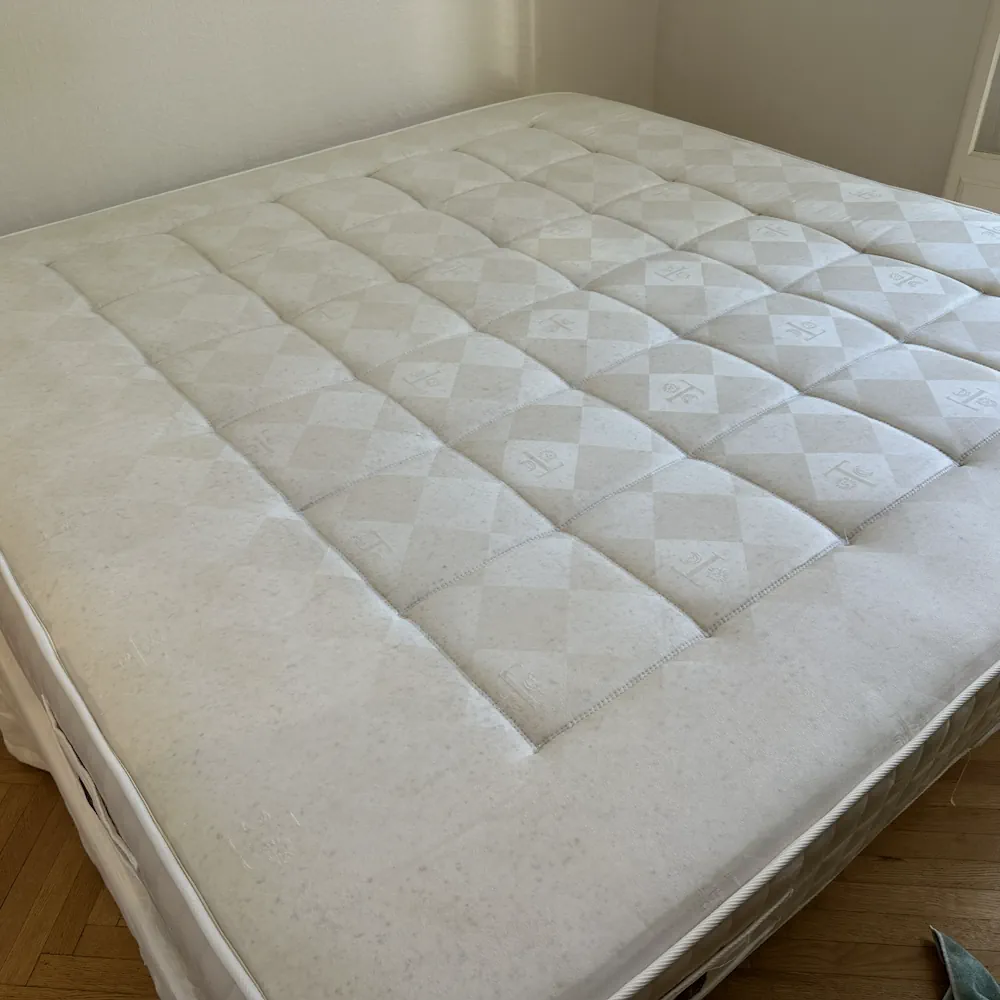 Nettoyage de matelas dans un hôtel à Nice
